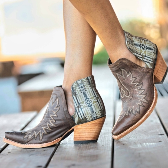 Ariat Pendelton Dixon Ankle Boot Weathered Brown Snip Toe Western Aztec Print 9B - Picture 16 of 16
